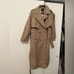 Banana republic trench coat never worn tags on medium PETITE